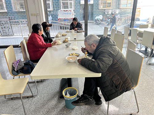 午餐现场2