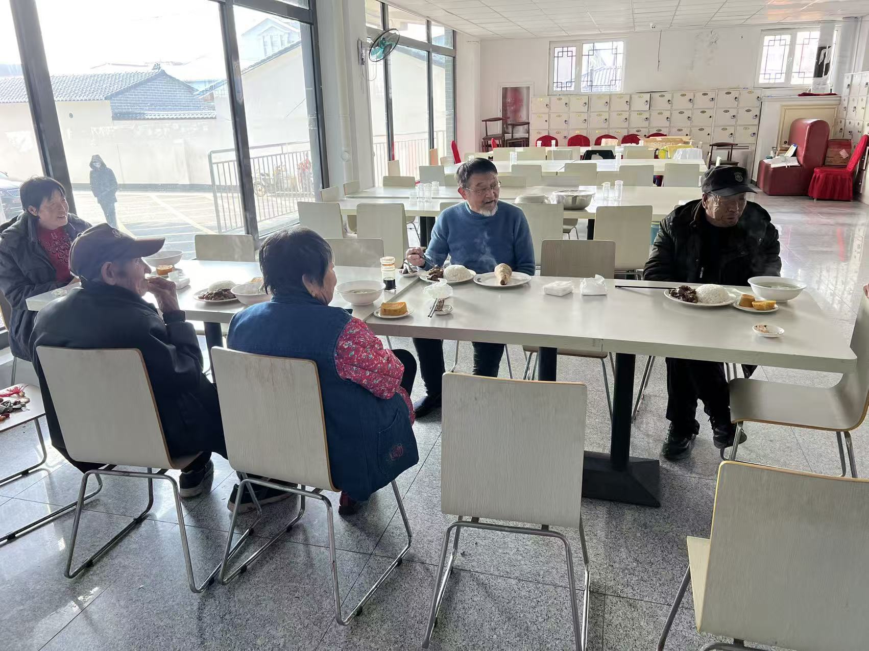 午餐现场1
