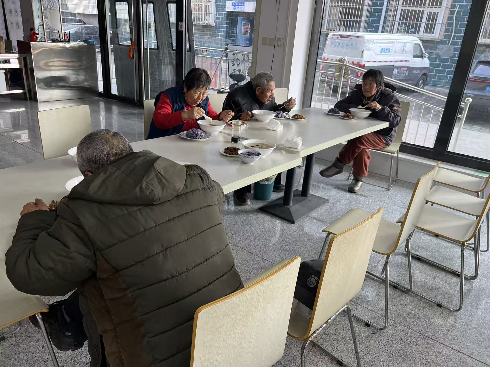午餐现场2