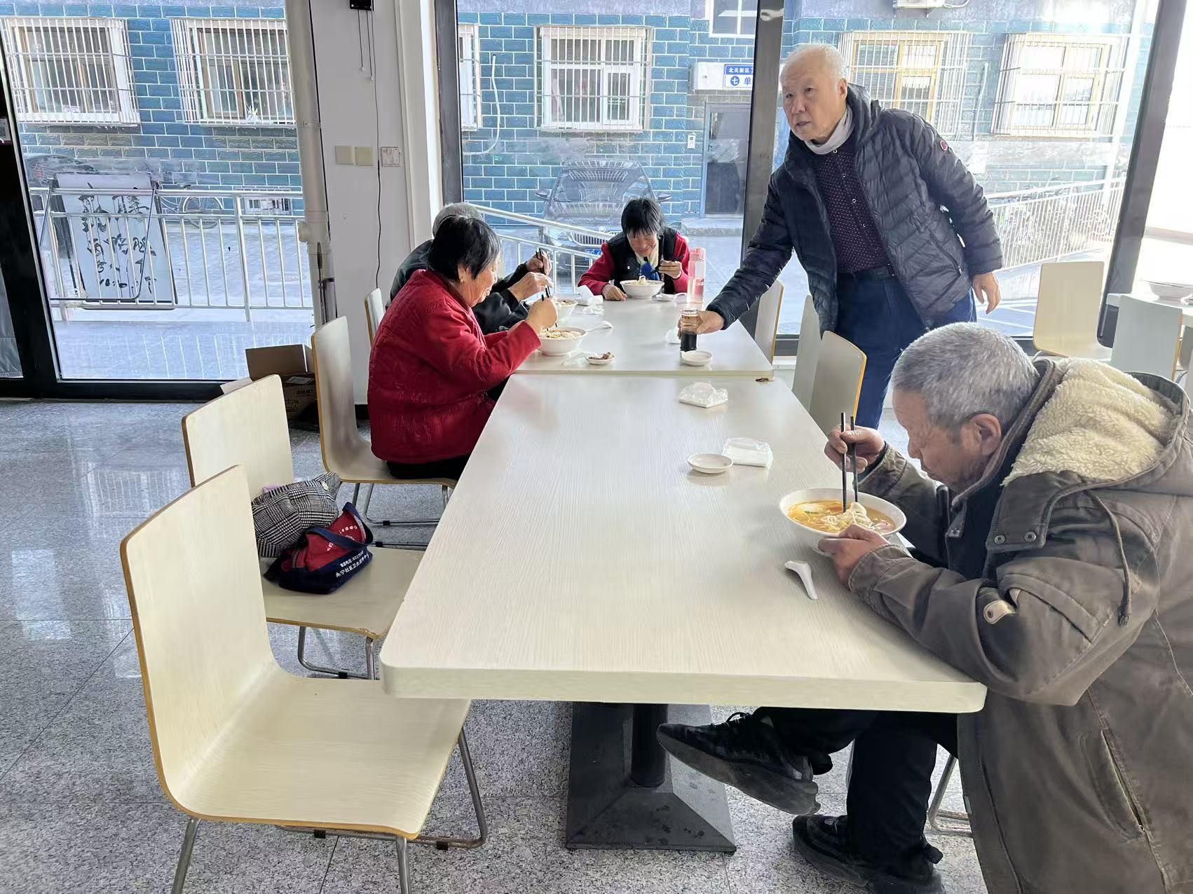 午餐现场1