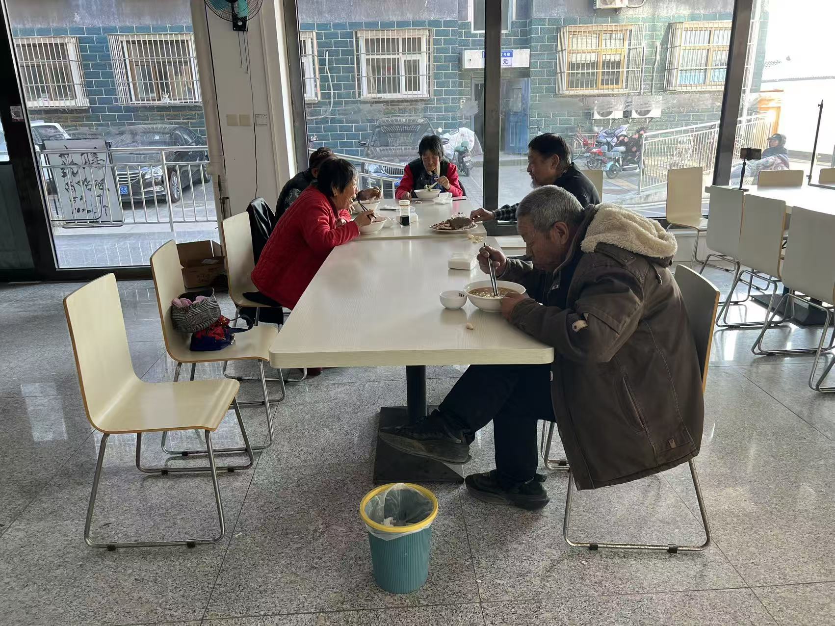 午餐现场3